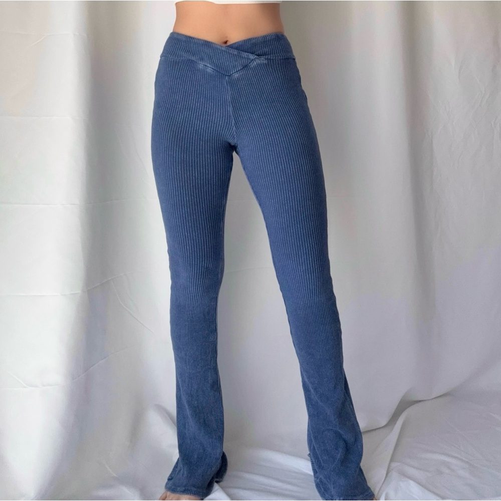 Briavia Rib Flare Pants in Blue
